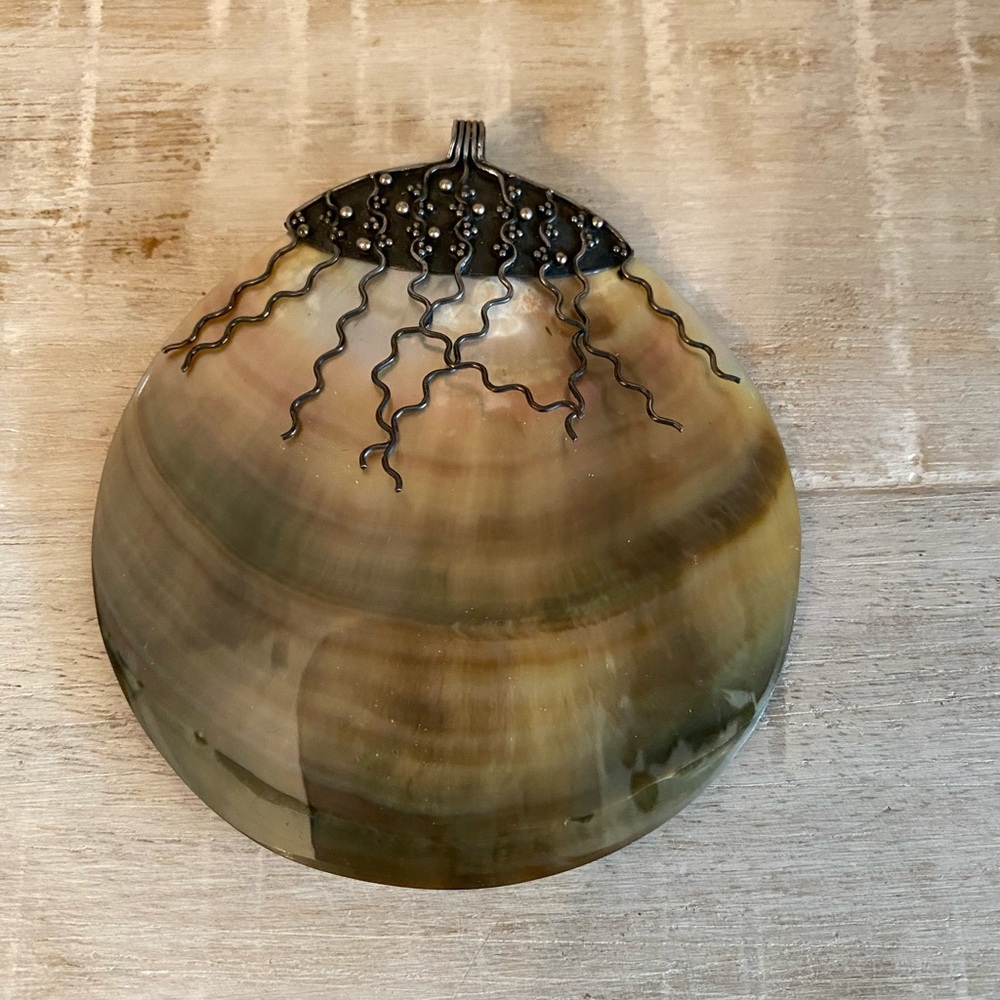 Genuine Sea Shell Pendant - Picture 3 of 6